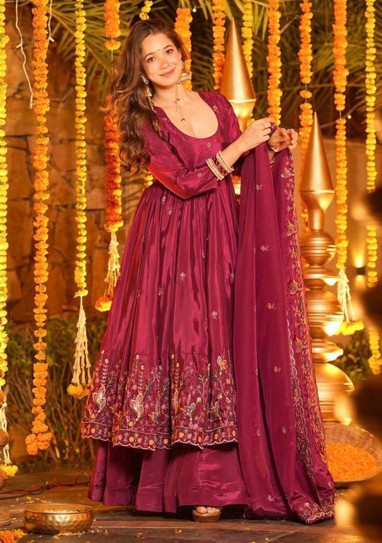 Pink Embroidered Crepe Kurta Set - Indya