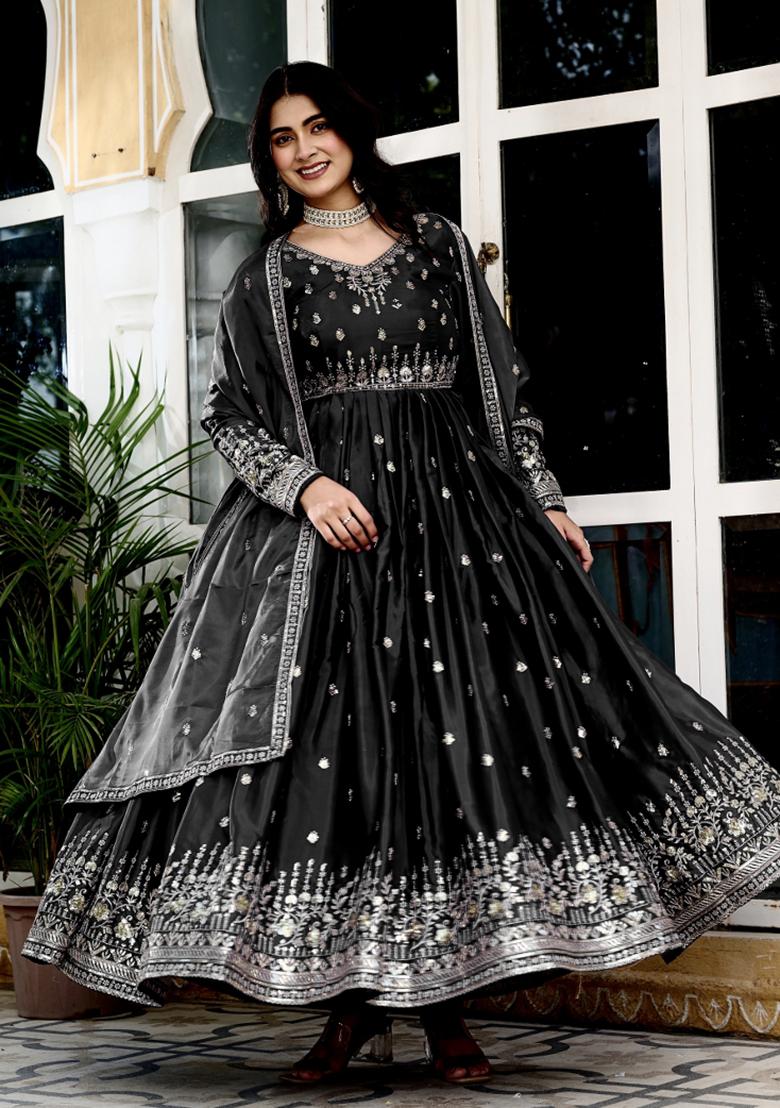 Black Sequins Silk Kurta Set - Indya