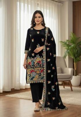 Black Embroidered Velvet Kurta Set
