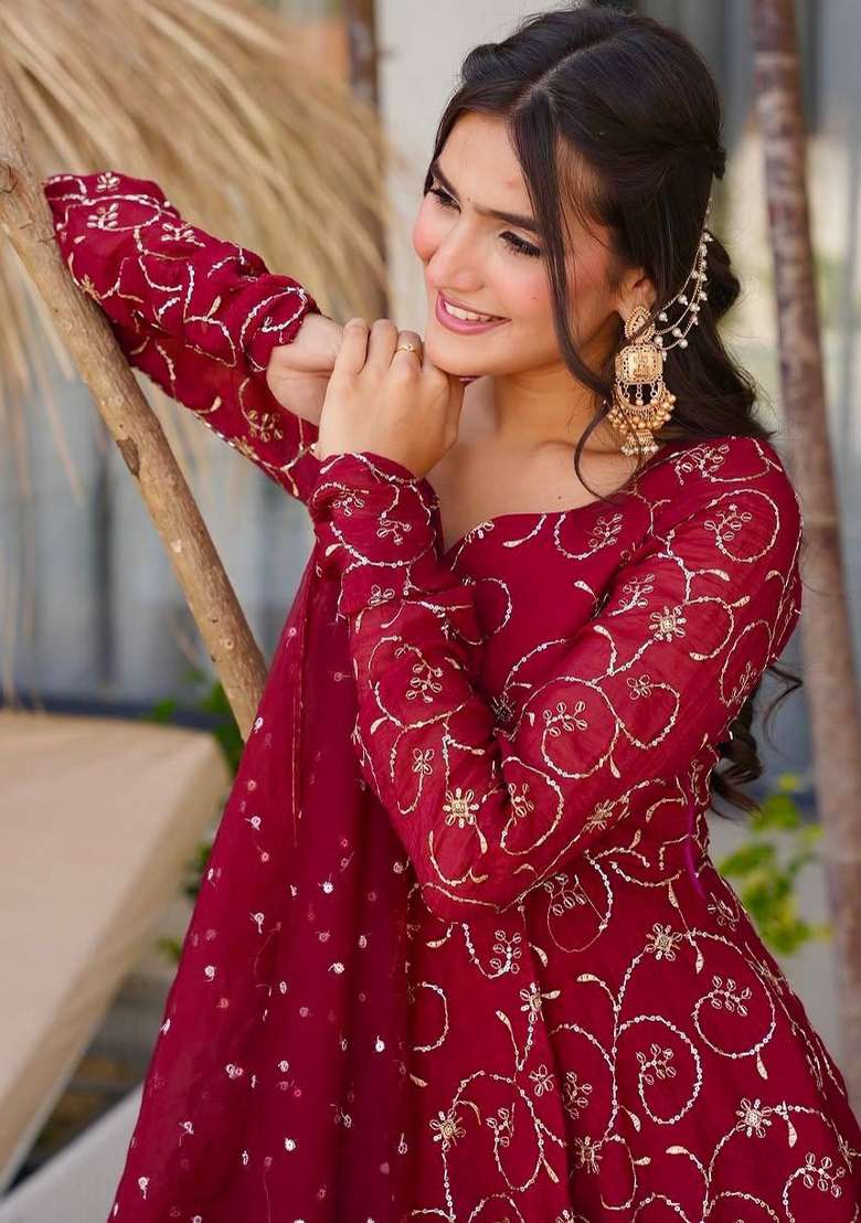 Red Embroidered Georgette Kurta Set - Indya