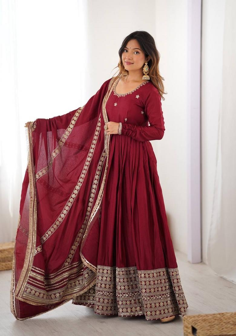 Maroon Sequins Silk Kurta Set - Indya