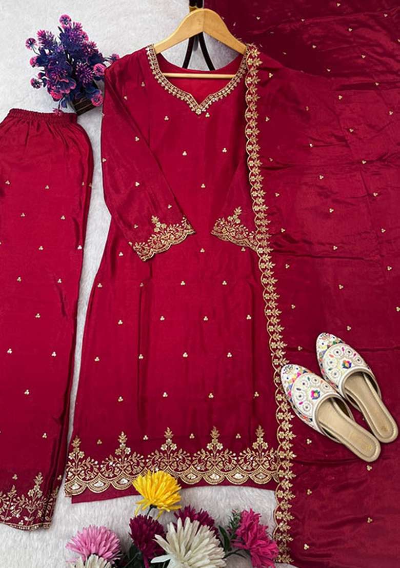 Red Embroidered Silk Blend Pakistani Suit Set - Indya