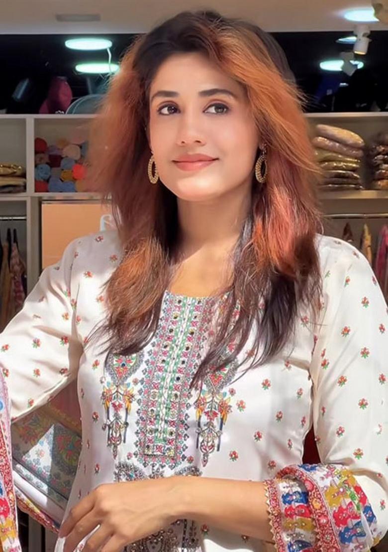 White Embroidery Muslin Kurta Set - Indya