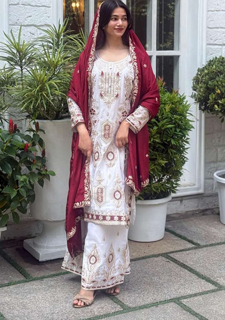 Red Embroidered Silk Blend Straight Kurta Set - Indya