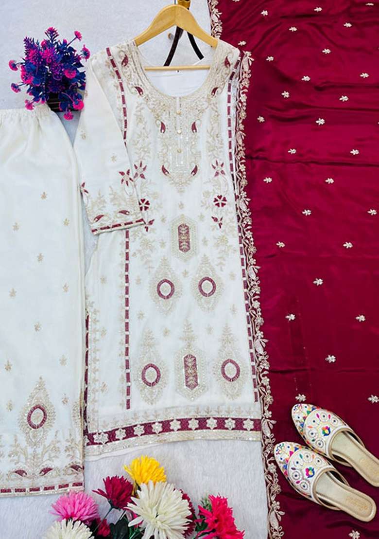 Red Embroidered Silk Blend Straight Kurta Set - Indya