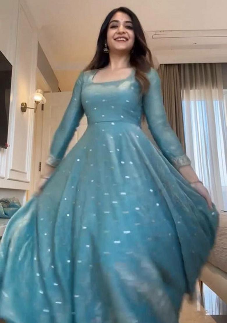 Blue Embroidery Silk Kurta Set - Indya