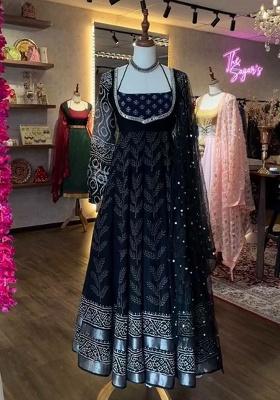 Black Embroidery Crepe Kurta Set