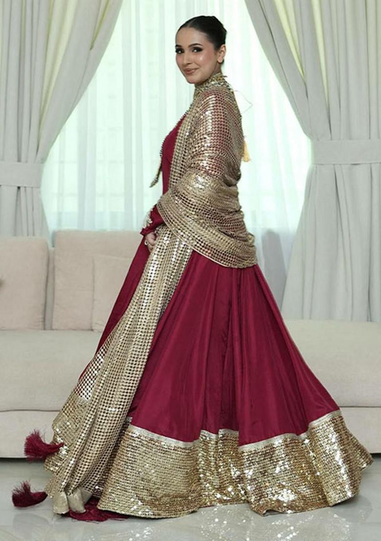 Red Embroidery Georgette Kurta Set - Indya