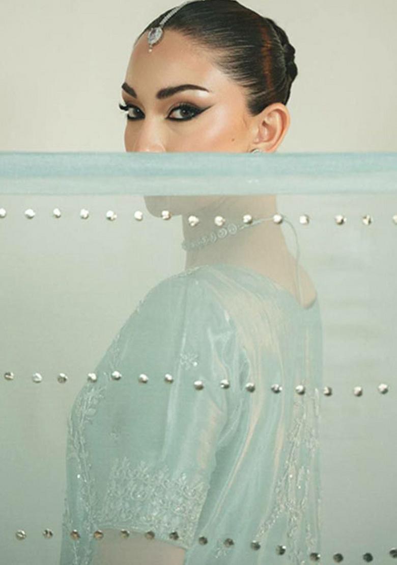 Blue Embroidery Silk Kurta Set - Indya