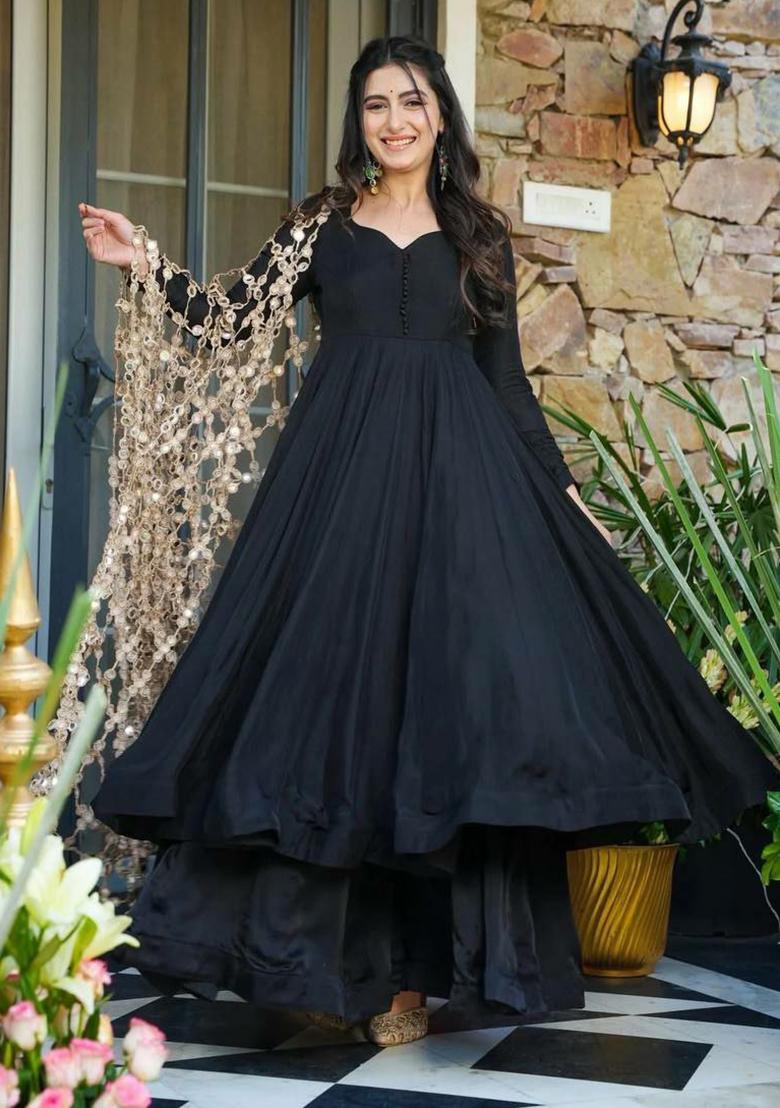 Black Embroidery Silk Kurta Set - Indya