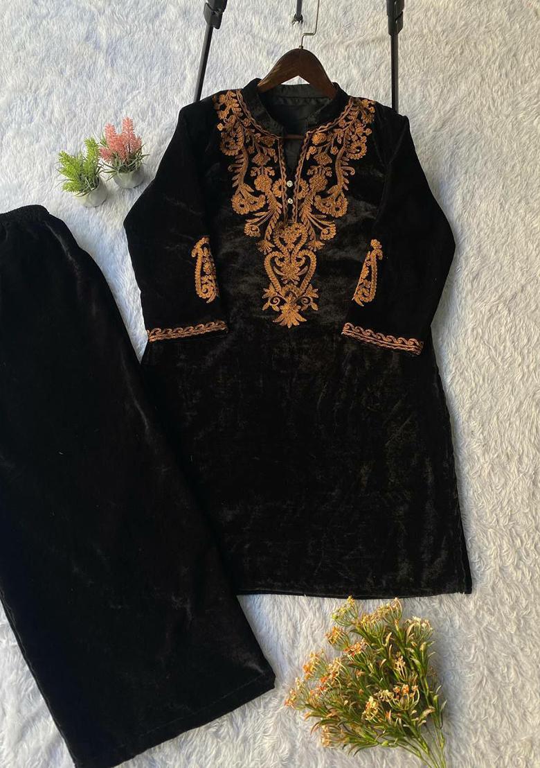 Black Embroidery Velvet Kurta Set - Indya