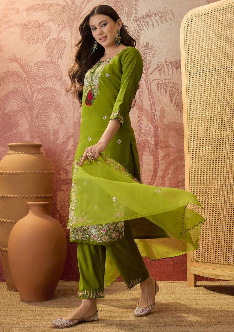 Green Embroidered Rayon Kurta Set - Indya