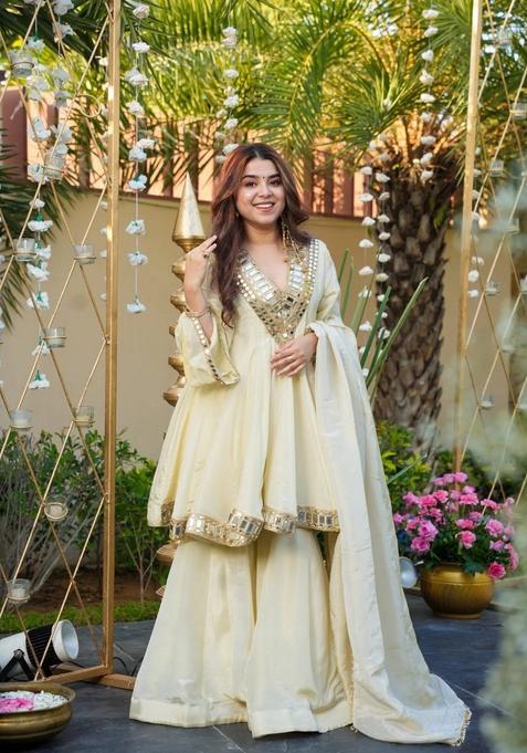 Cream Embroidered Crepe Kurta Set