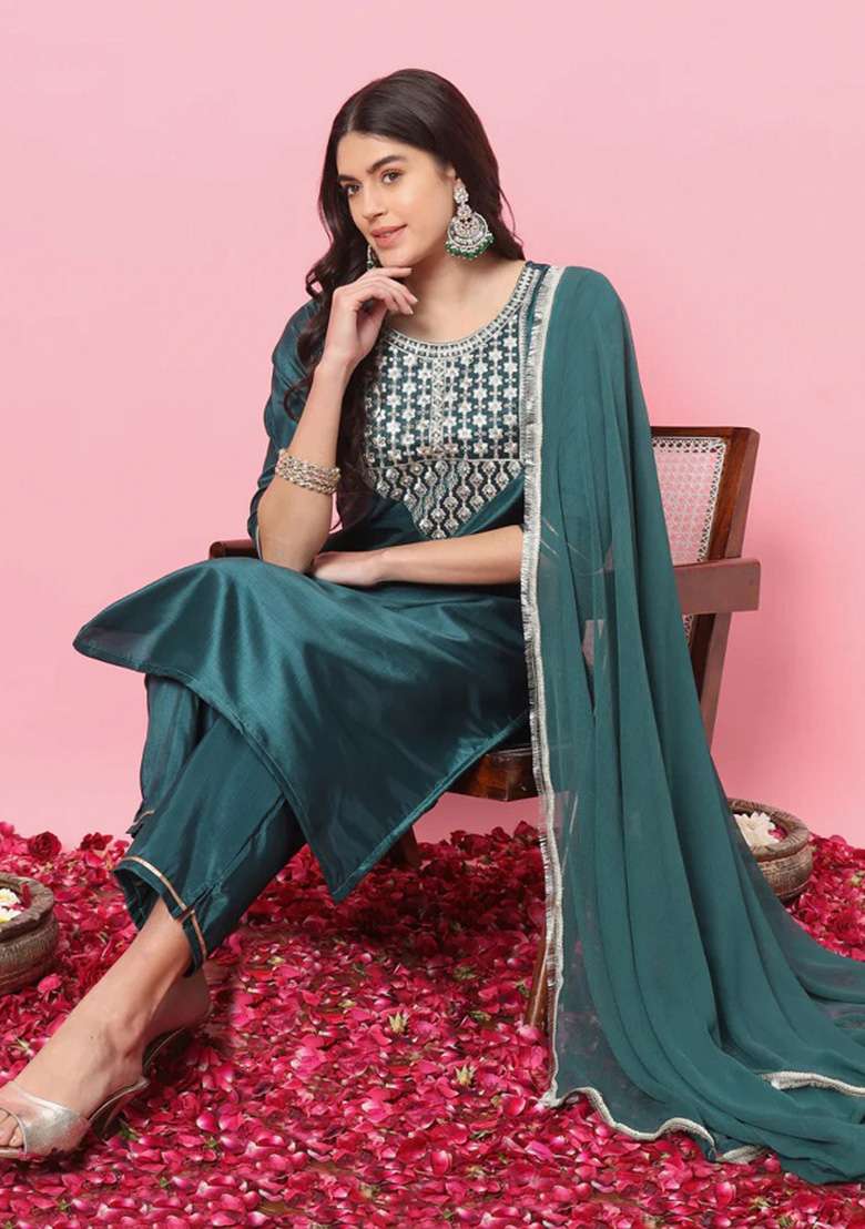 Green Embroidery Silk Blend Kurta Set - Indya