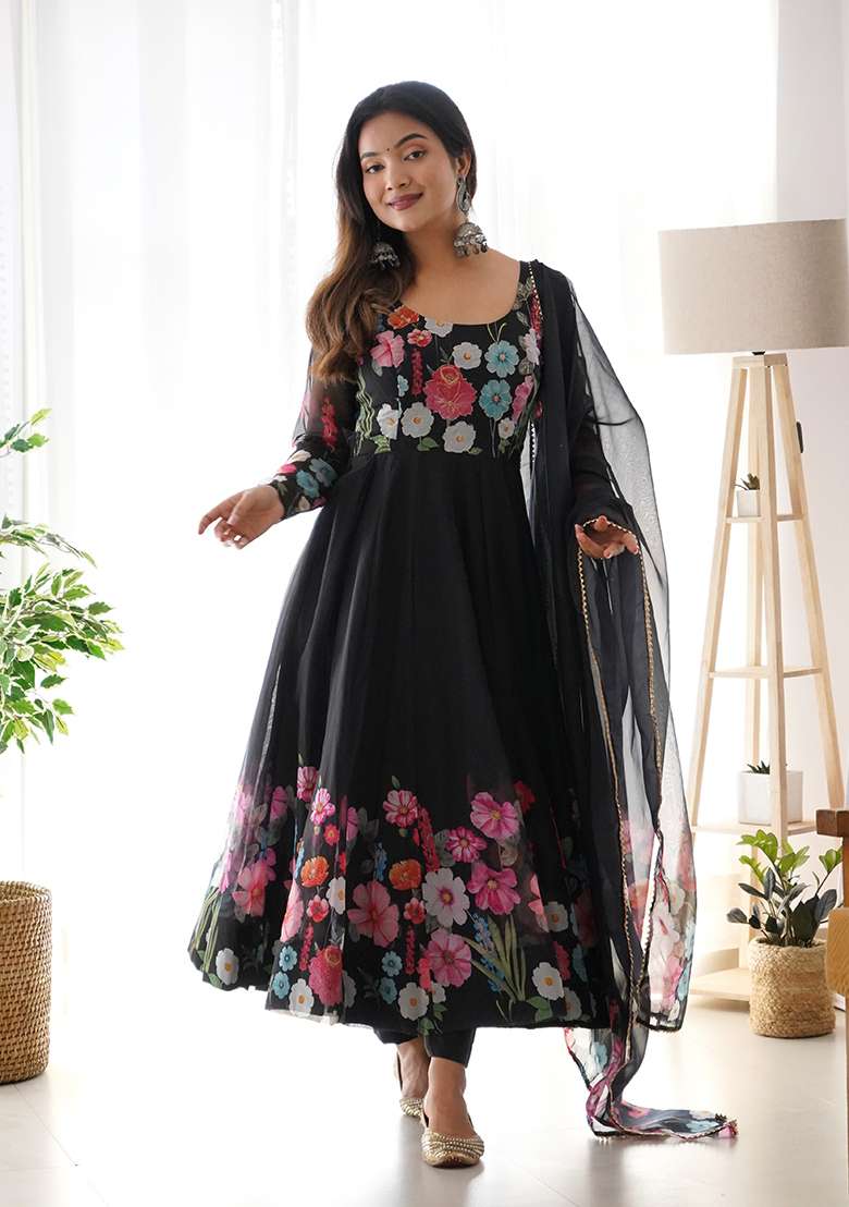 Black Hand Work Silk Blend Kurta Set - Indya