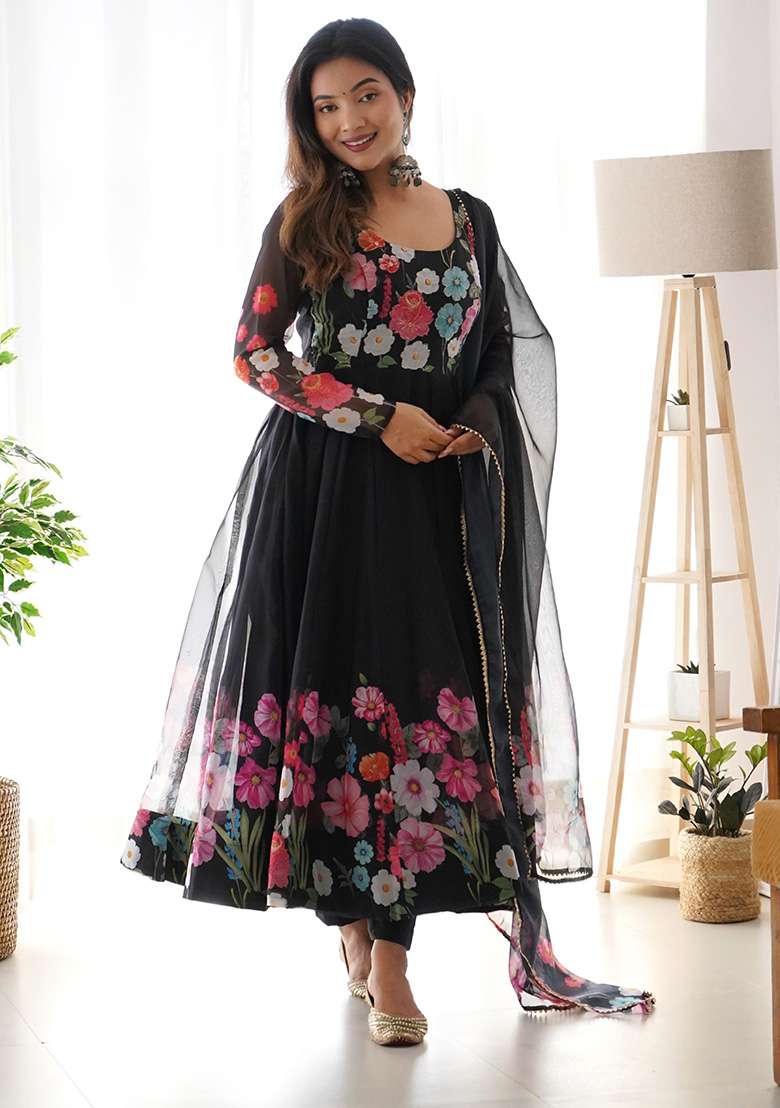 Black Hand Work Silk Blend Kurta Set - Indya