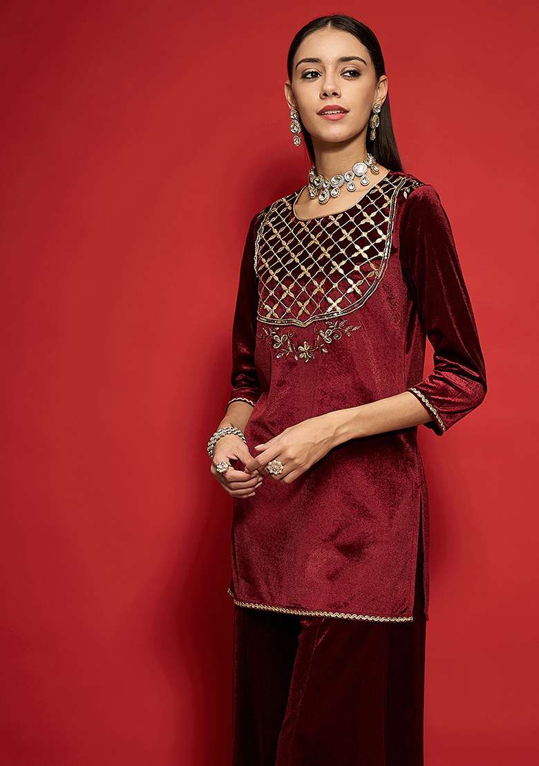 Maroon Embroidery Velvet Kurta Set - Indya