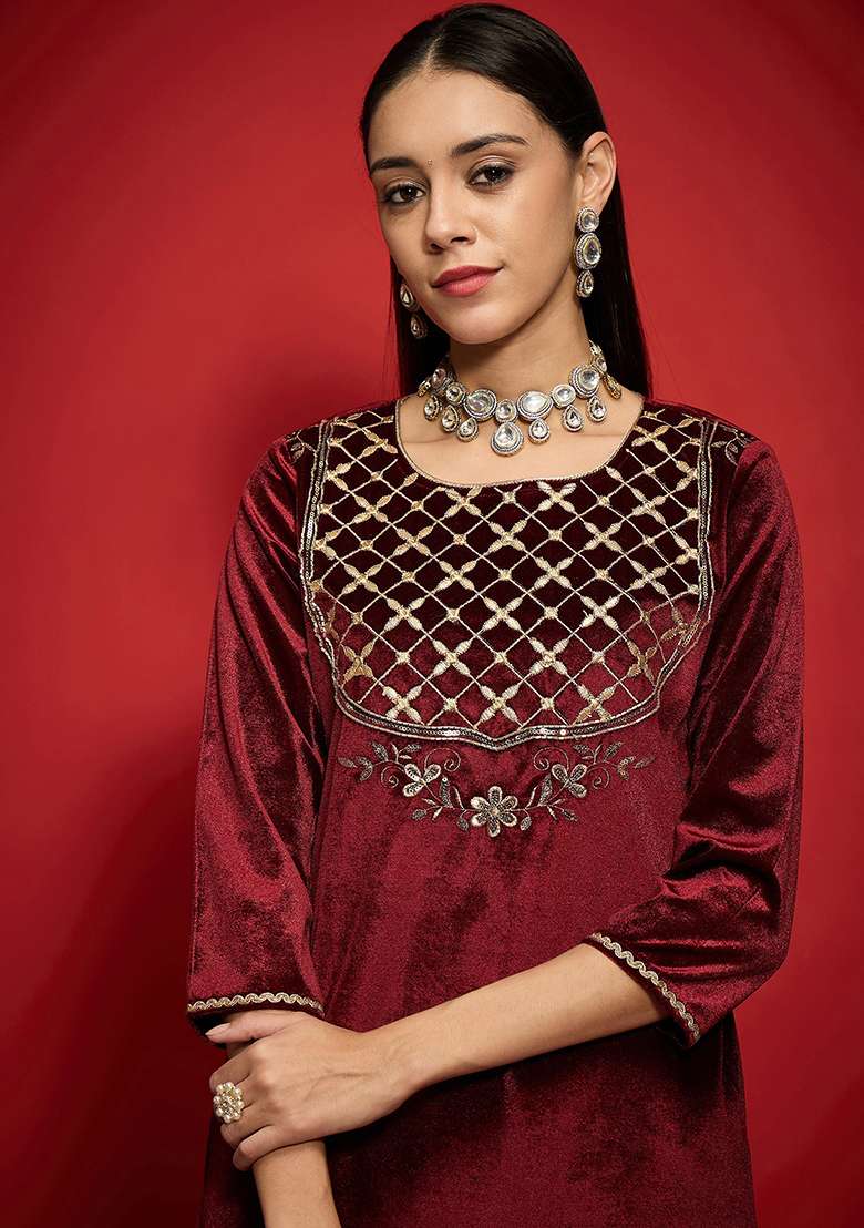 Maroon Embroidery Velvet Kurta Set - Indya