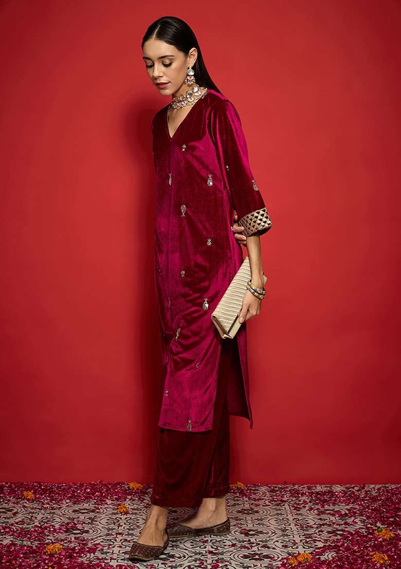 Fuchsia Embroidery Velvet Kurta Set - Indya