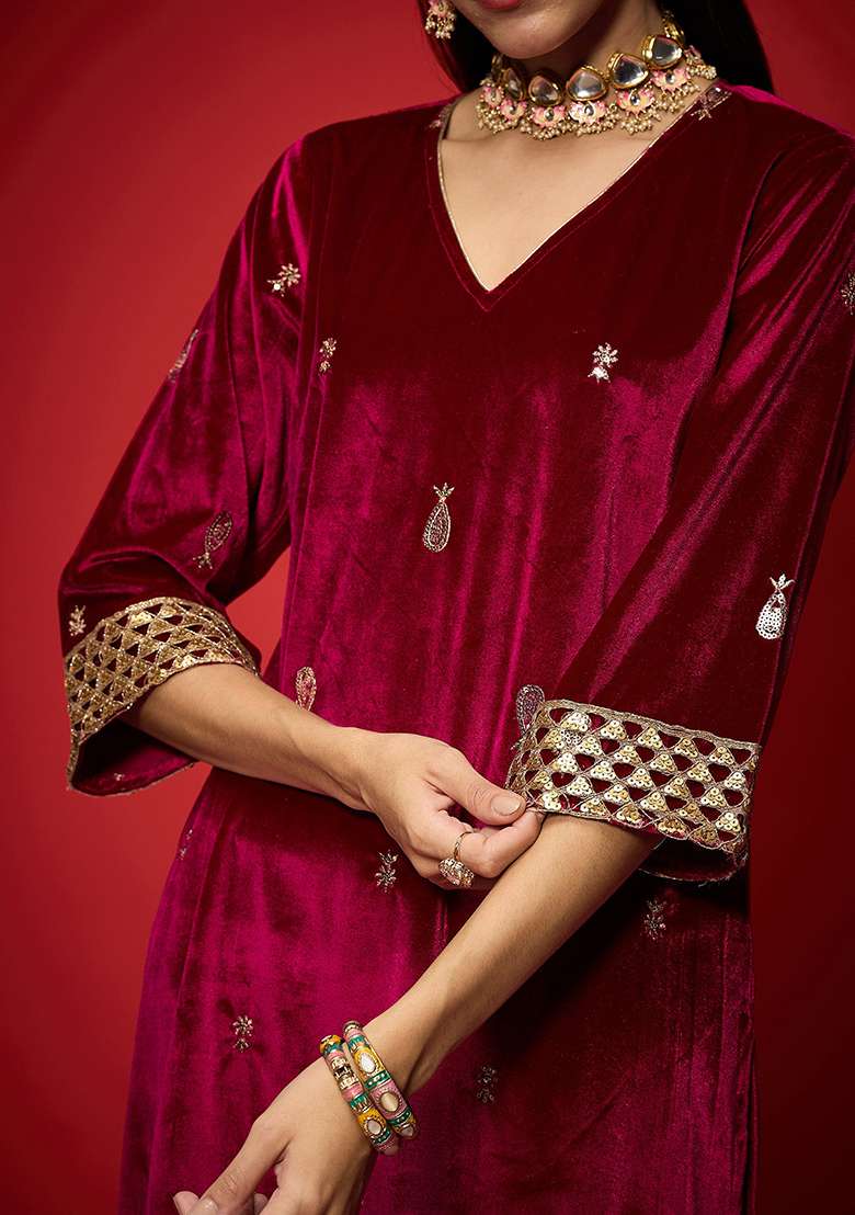 Fuchsia Embroidery Velvet Kurta Set - Indya