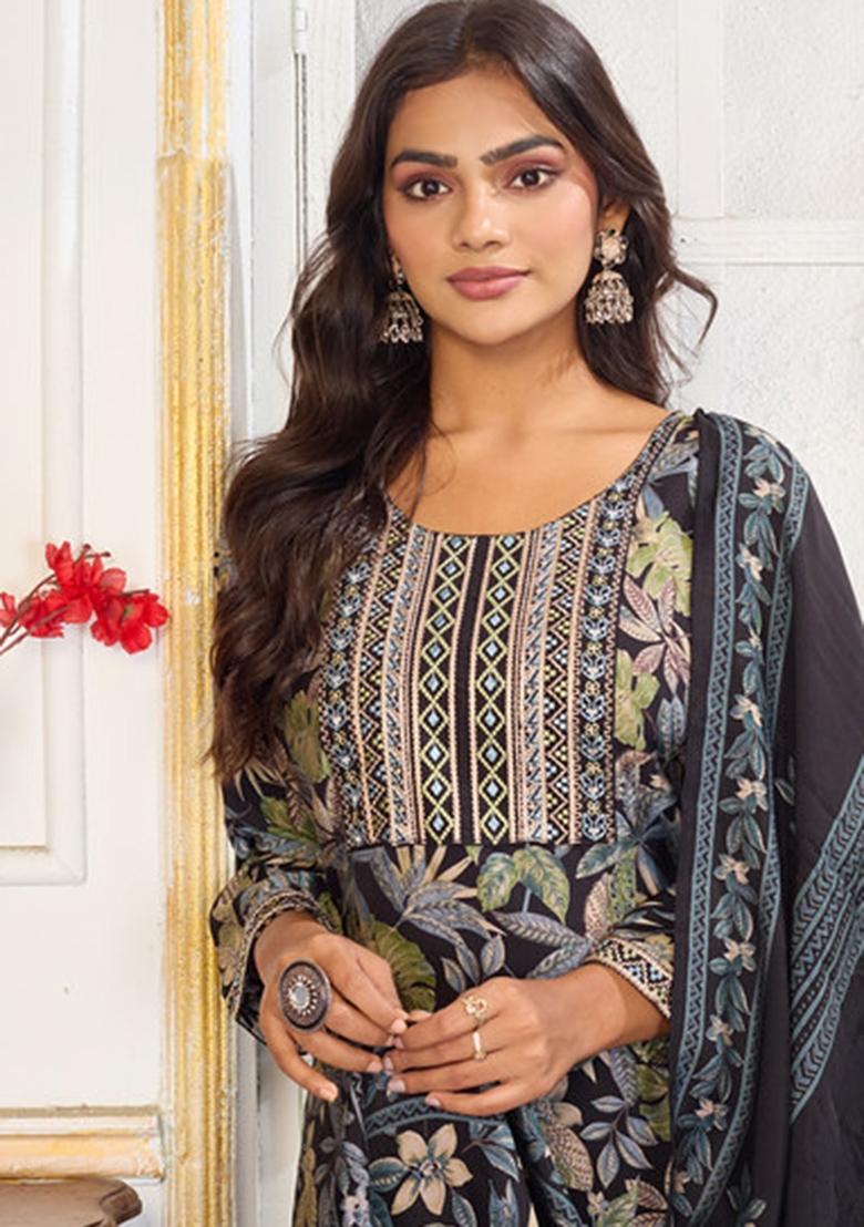 Black Embroidered Chanderi Kurta Set - Indya