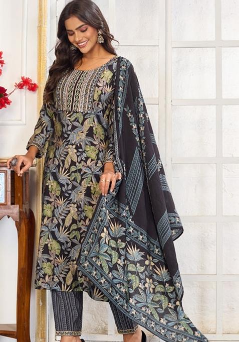 Black Embroidered Chanderi Kurta Set