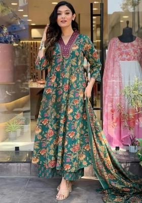 Green Printed Cotton Blend Kurta Set