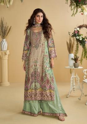 Green Embroidered Crep Kurta Set