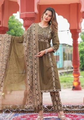 Green Embroidered Cotton Kurta Set