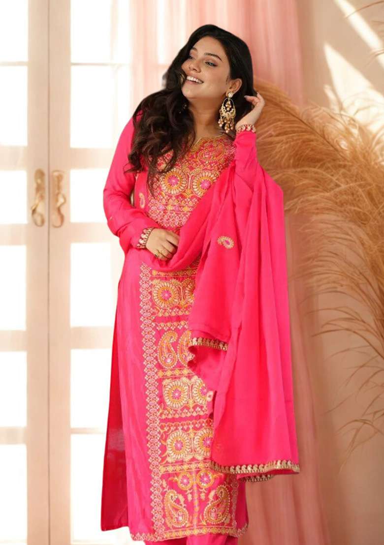 Red Embroidered Chinon Pakistani Suit Set - Indya