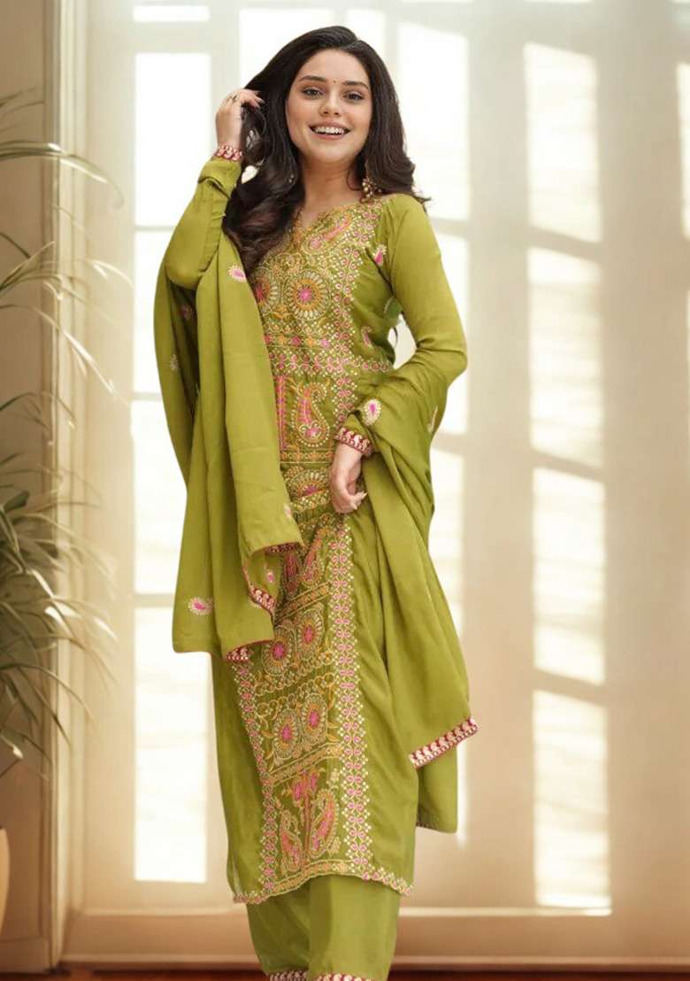 Green Embroidered Chinon Pakistani Suit Set - Indya