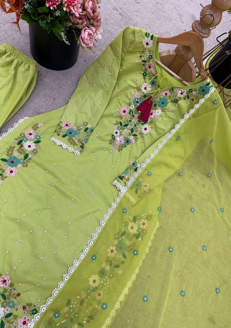 Green Embroidery Georgette Kurta Set - Indya