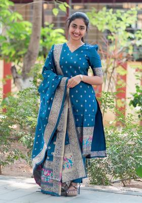 Blue Embroidery Crepe Kurta Set