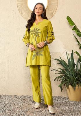 Green Embroidery Crepe Kurta Set