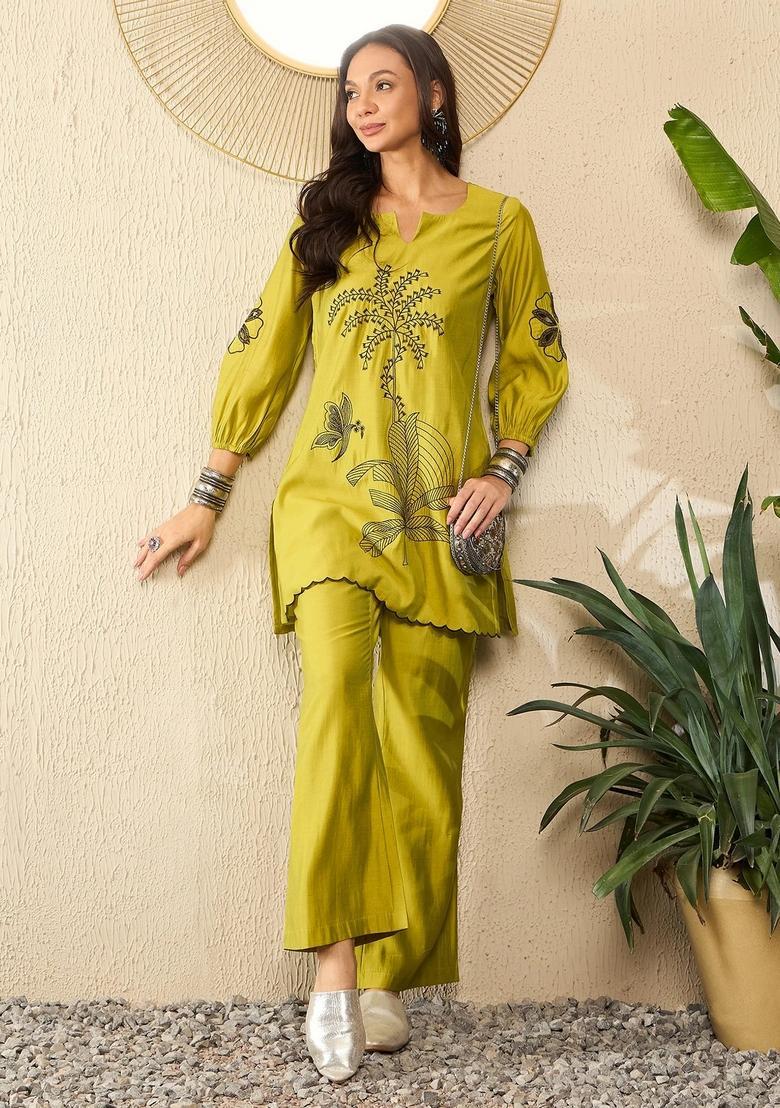 Green Embroidery Crepe Kurta Set - Indya