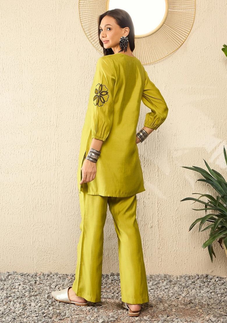 Green Embroidery Crepe Kurta Set - Indya