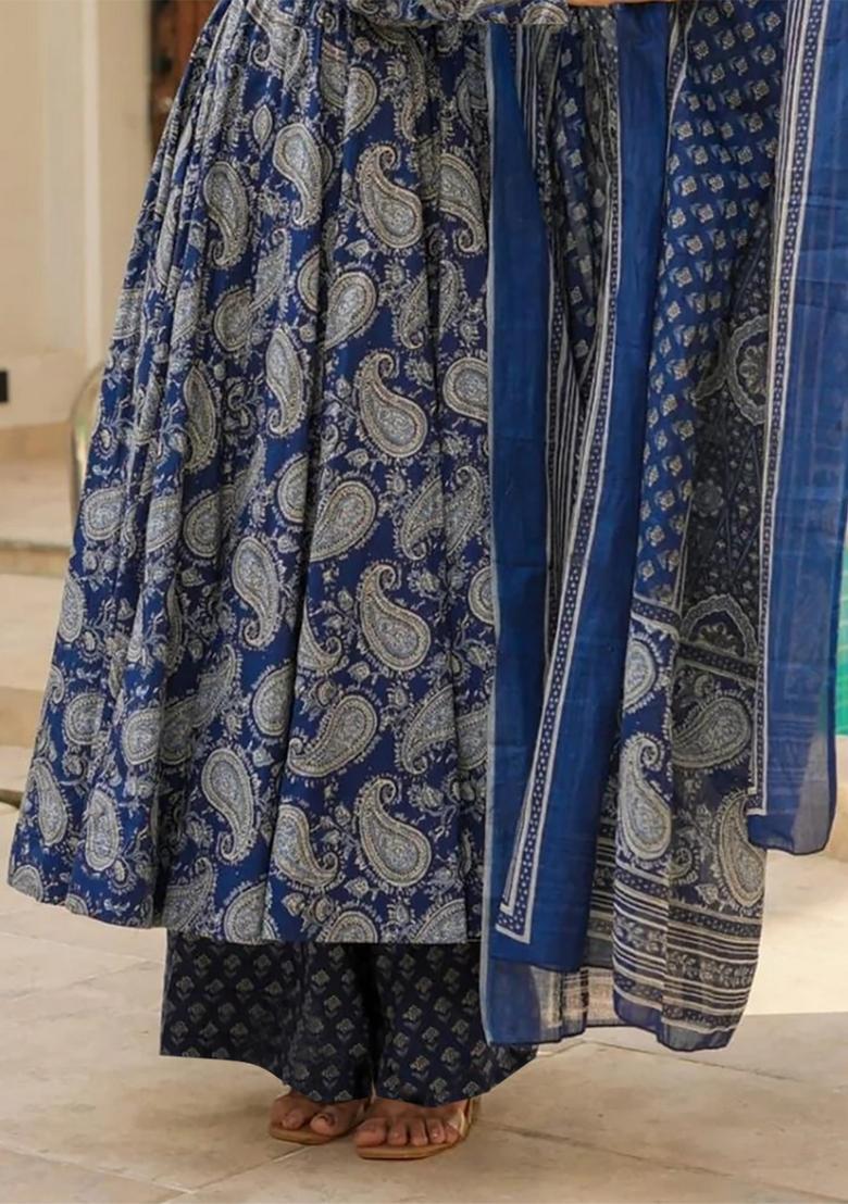 Blue Embroidery Crepe Kurta Set - Indya