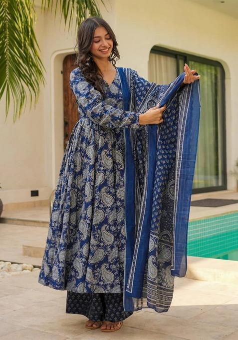 Blue Embroidery Crepe Kurta Set