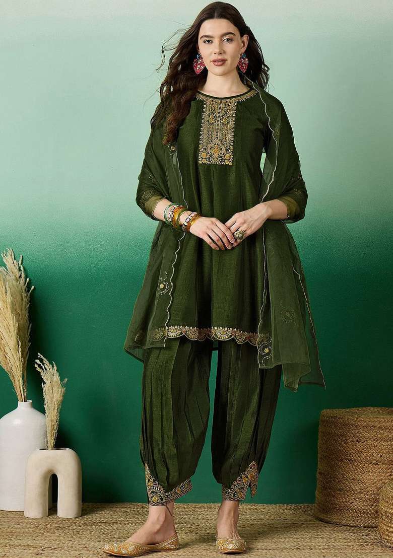 Green Embroidery Vichitra Kurta Set - Indya