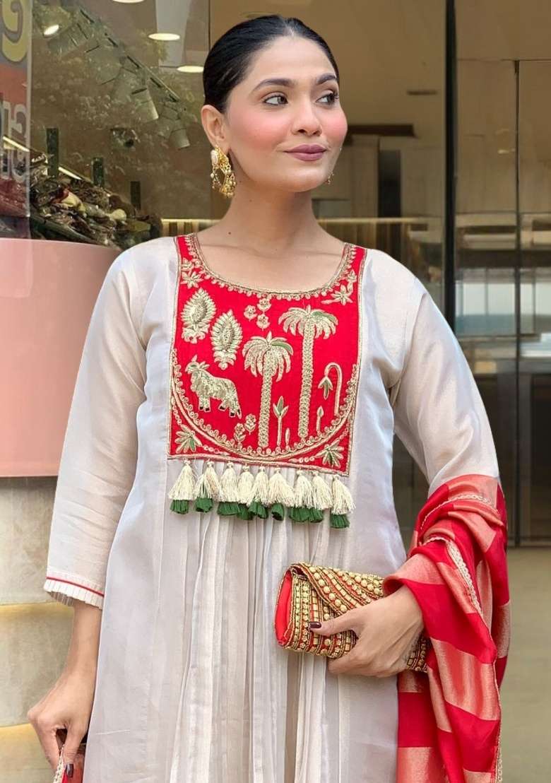 Red Embroidery Silk Blend Kurta Set - Indya