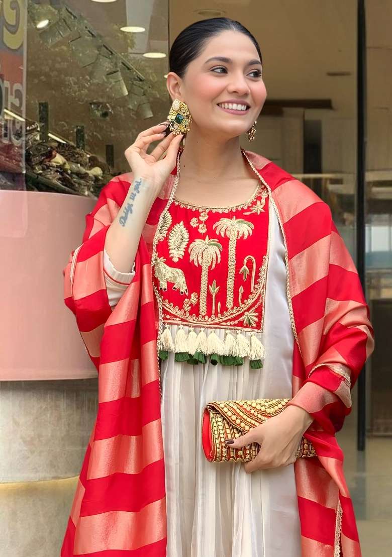 Red Embroidery Silk Blend Kurta Set - Indya