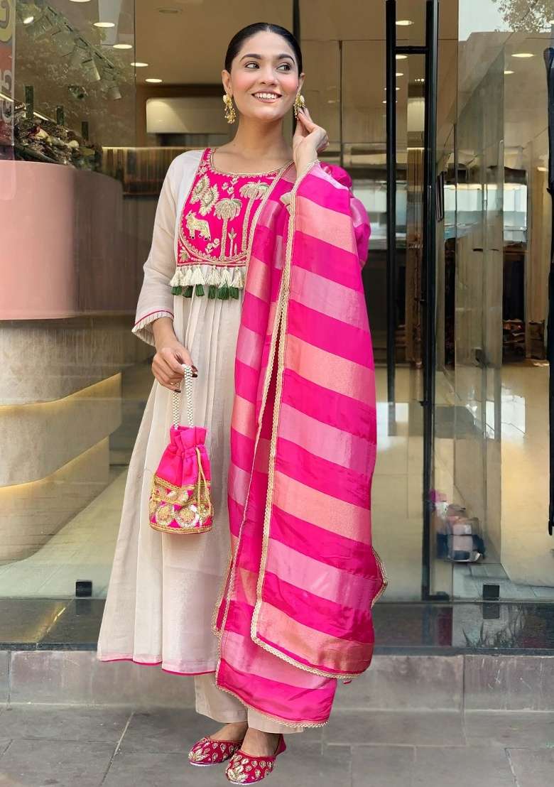 Pink Embroidery Silk Blend Kurta Set - Indya