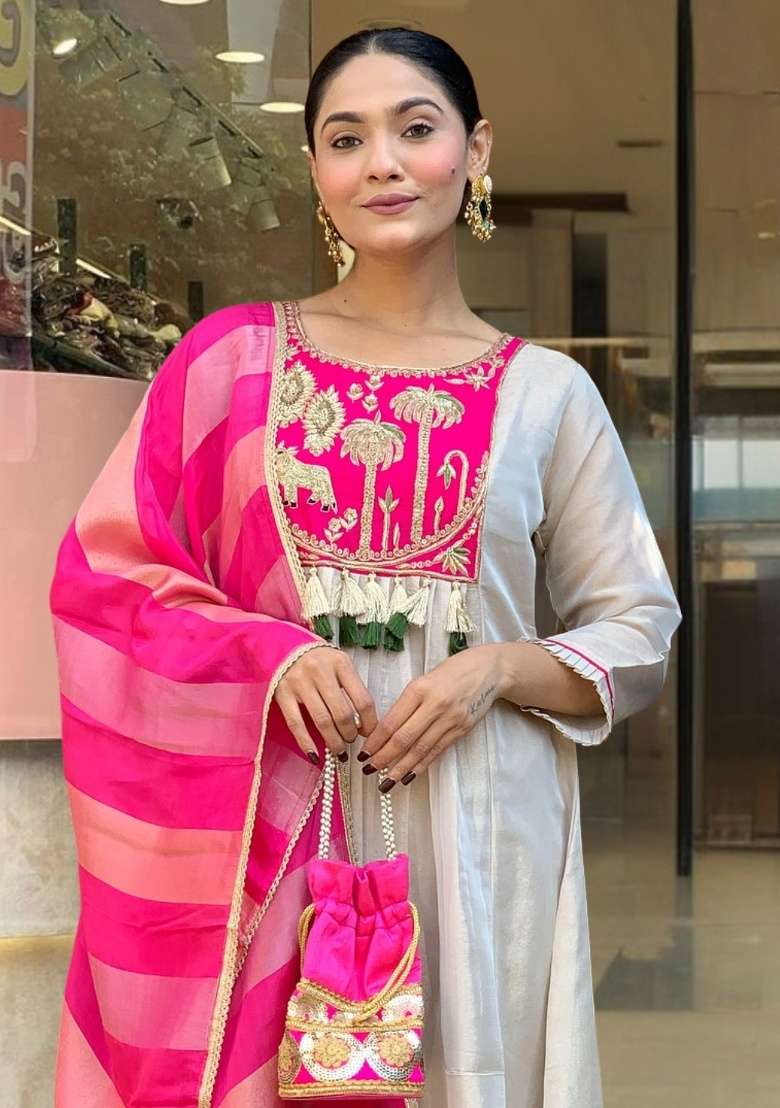 Pink Embroidery Silk Blend Kurta Set - Indya