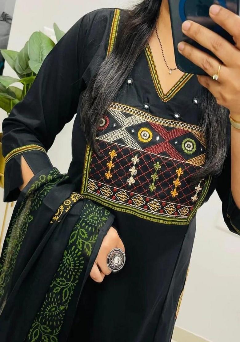 Black Embroidery Cotton Kurta Set - Indya