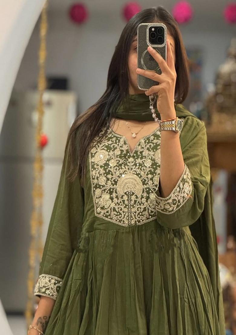 Green Embroidery Cotton Kurta Set - Indya
