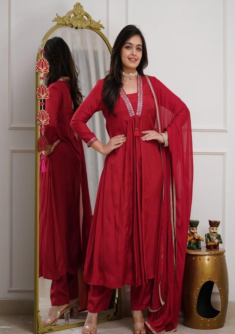Red Embroidery Cotton Kurta Set - Indya