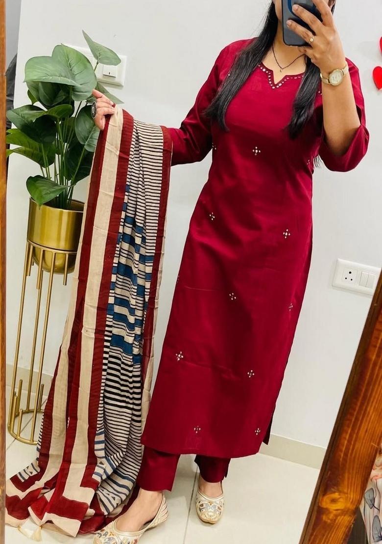 Red Embroidery Cotton Kurta Set - Indya
