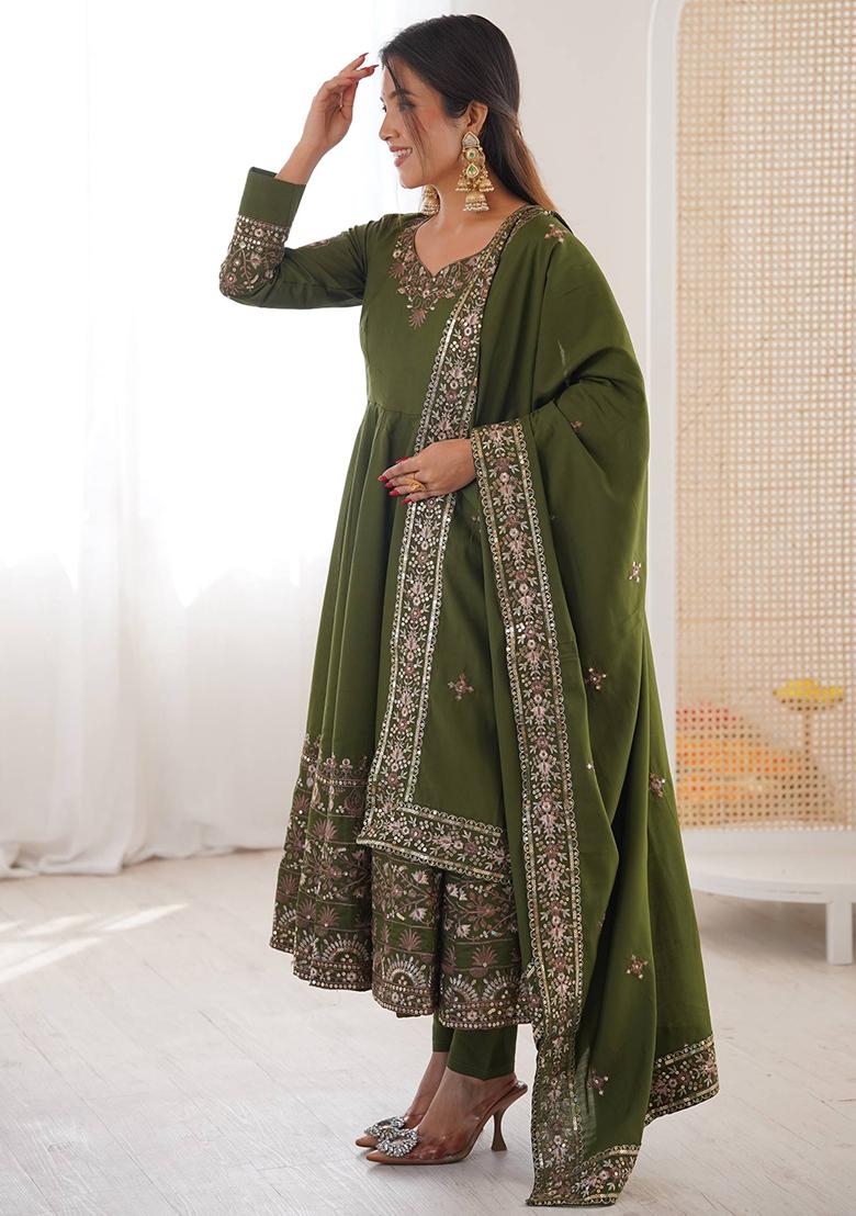 Green Thread Work Silk Kurta Set - Indya