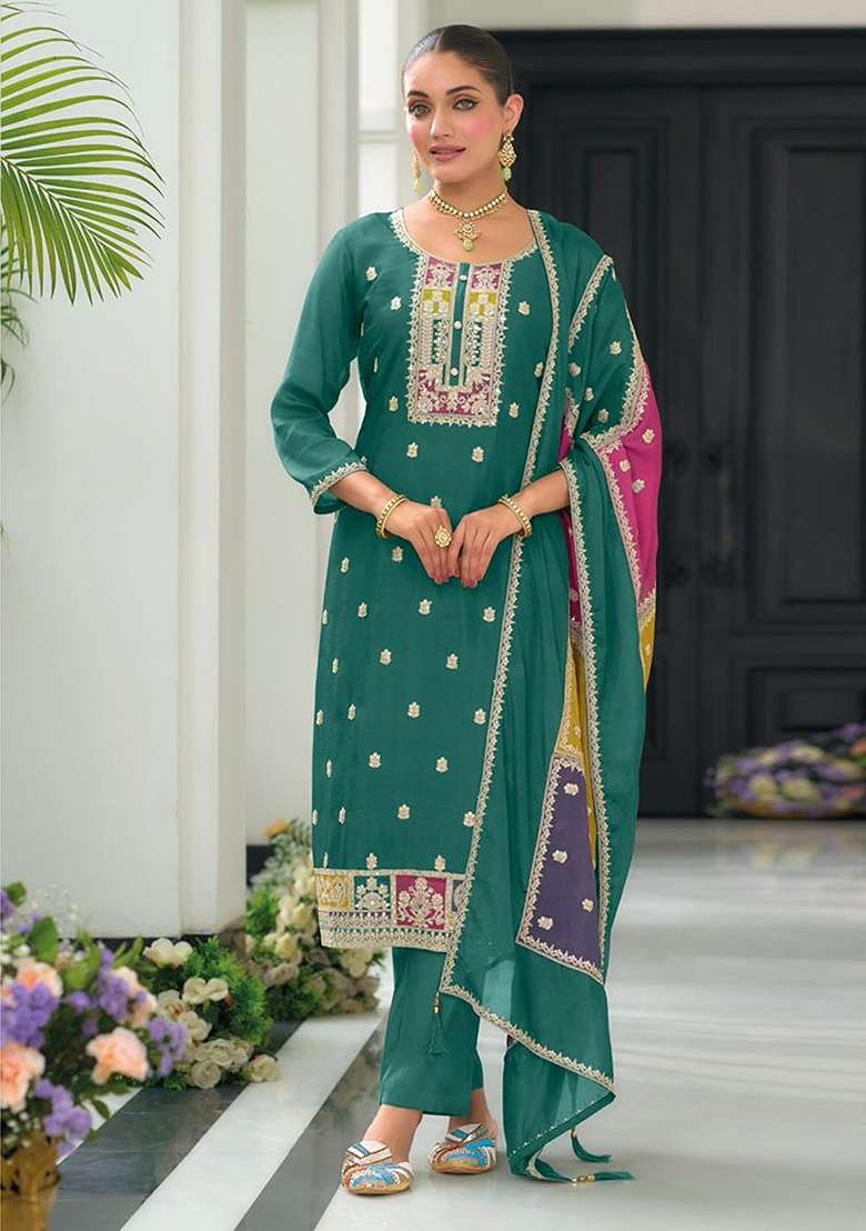 Green Embroidery Chinon Pakistani Suit Set - Indya