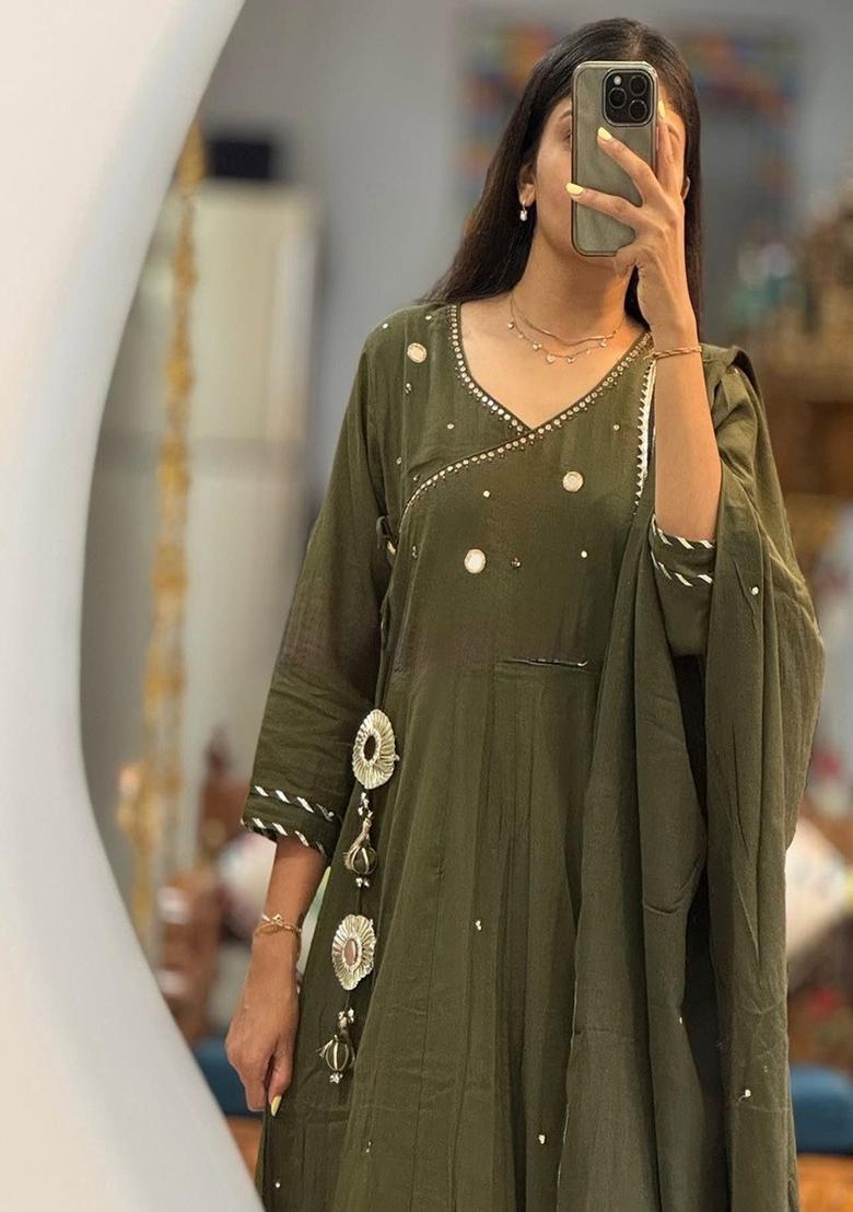 Green Embroidery Cotton Kurta Set - Indya
